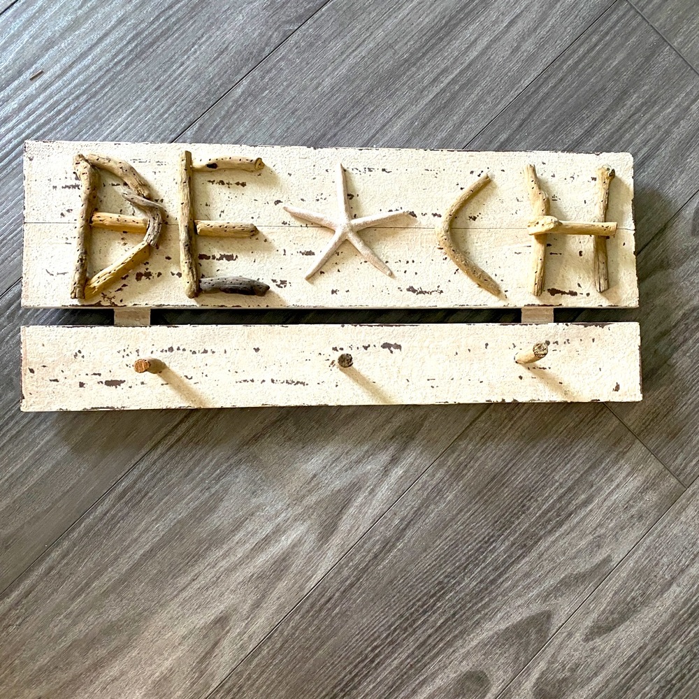 Beach wall hook
